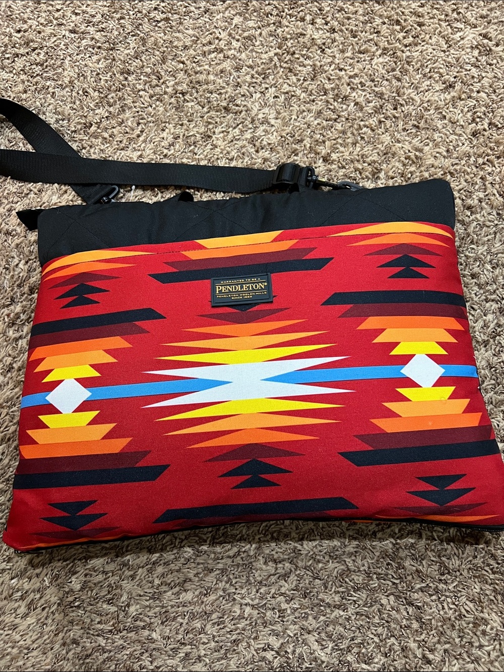 Pendleton outdoor packable blanket. Water resistant. 60x72".